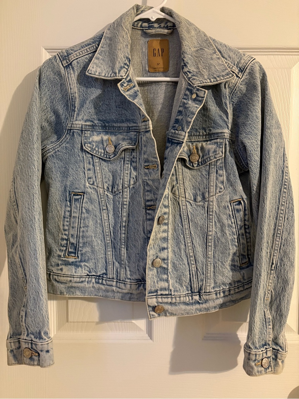 GAP Light Wash Denim Jacket - Small Petite